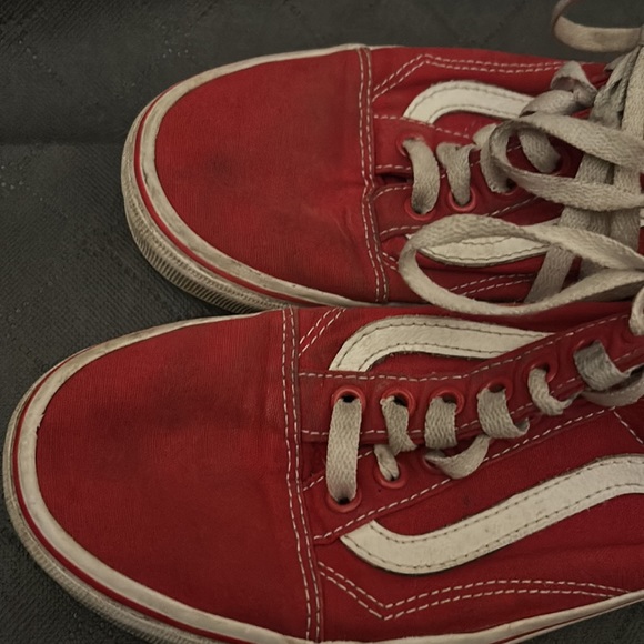 Red vans - Picture 3 of 3